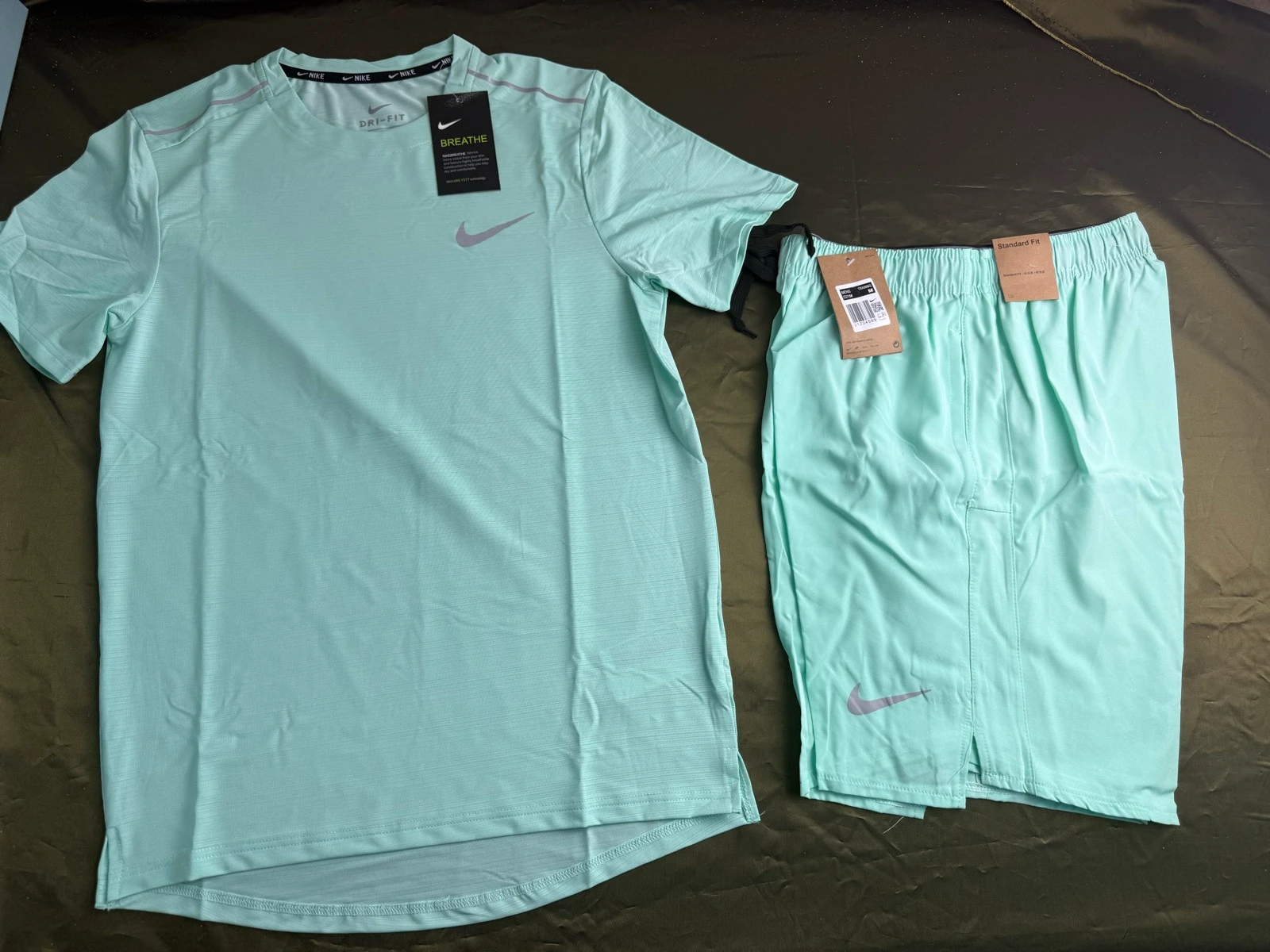 Nike Dri-FIT Breathe Men’s Sports T-Shirt & Shorts Set – Mint Green – Brand New